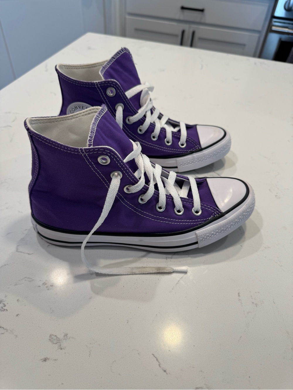 WOMEN'S 7.5 PURPLE CONVERSE CHUCK TAYLOR ALL STAR HIGH TOP CASUAL SHOES - Picture 6 of 8